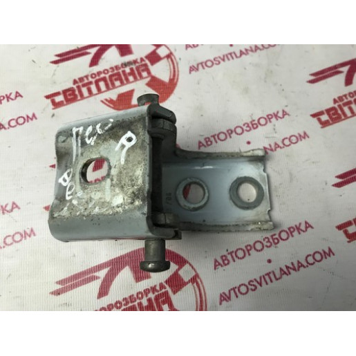 Петля правой двери верхняя Expert / Scudo / Jumpy 2007- 9035T1